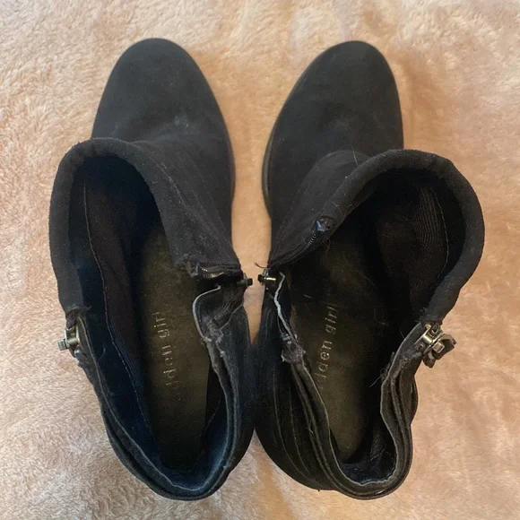 Madden Girl Black Booties - Picture 2 of 3